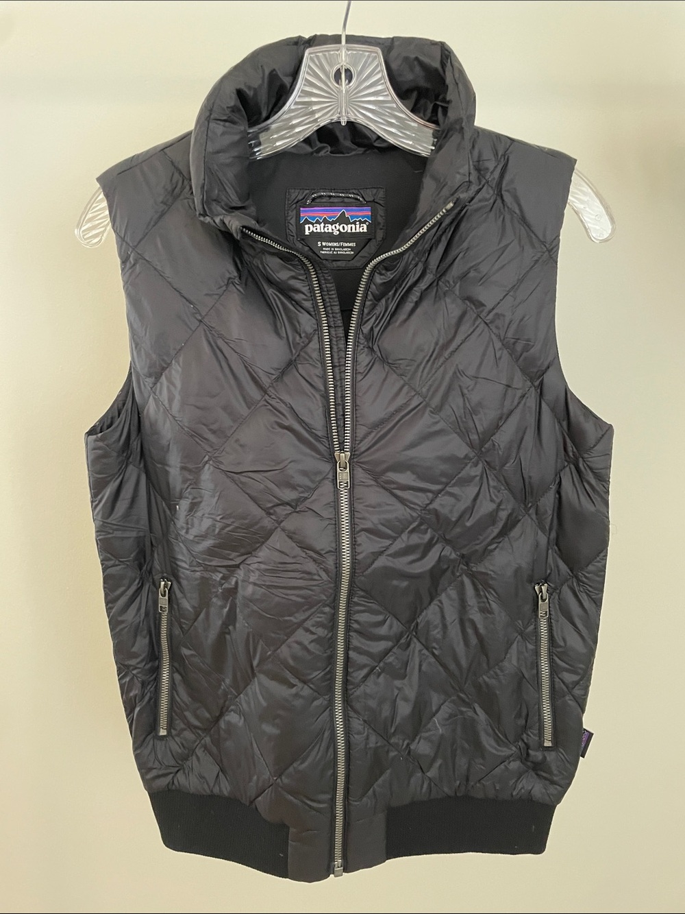 Patagonia Women’s Black Quilted Puffer Vest with Zip Pockets